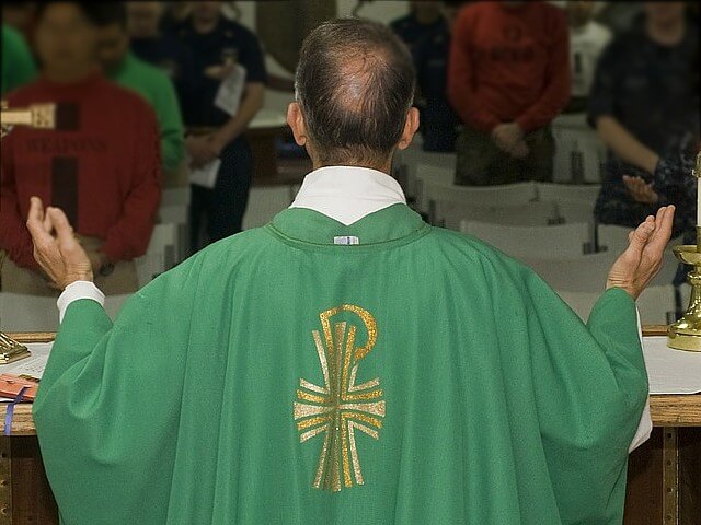 Catholic priest. Image courtesy of pixabay.com