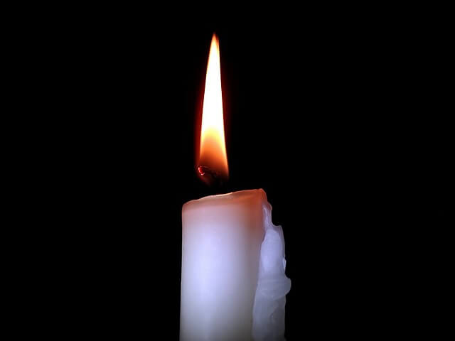Candle of remembrance.  Image courtesy of pixabay.com